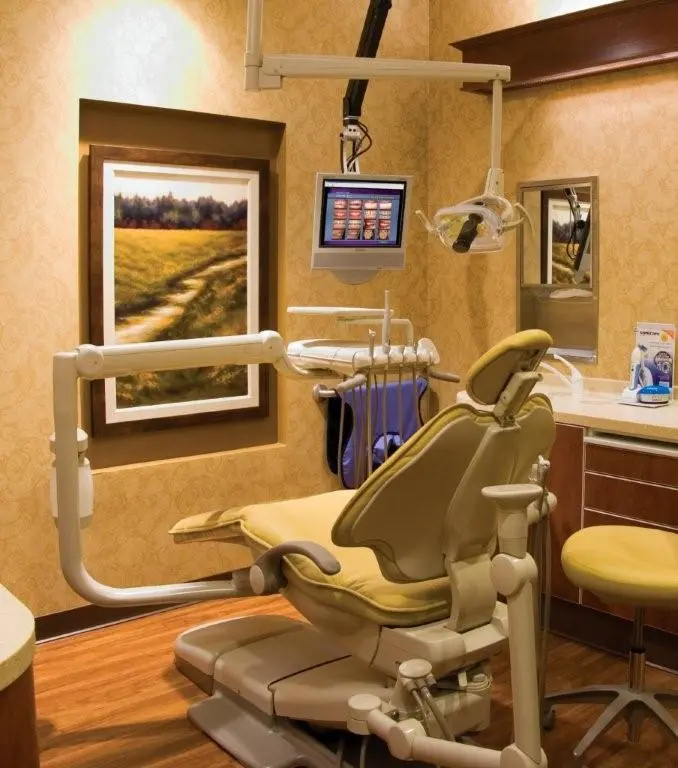 Exam room at Eisin Periodontics & Implant Dentistry