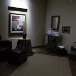 Comfortable waiting room at Eisin Periodontics & Implant Dentistry